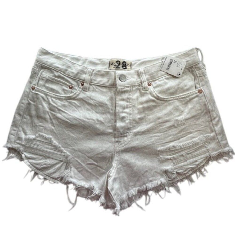 Free People We the Free NWT Distressed White Denim Short-Size 28 Coastal Cowgirl